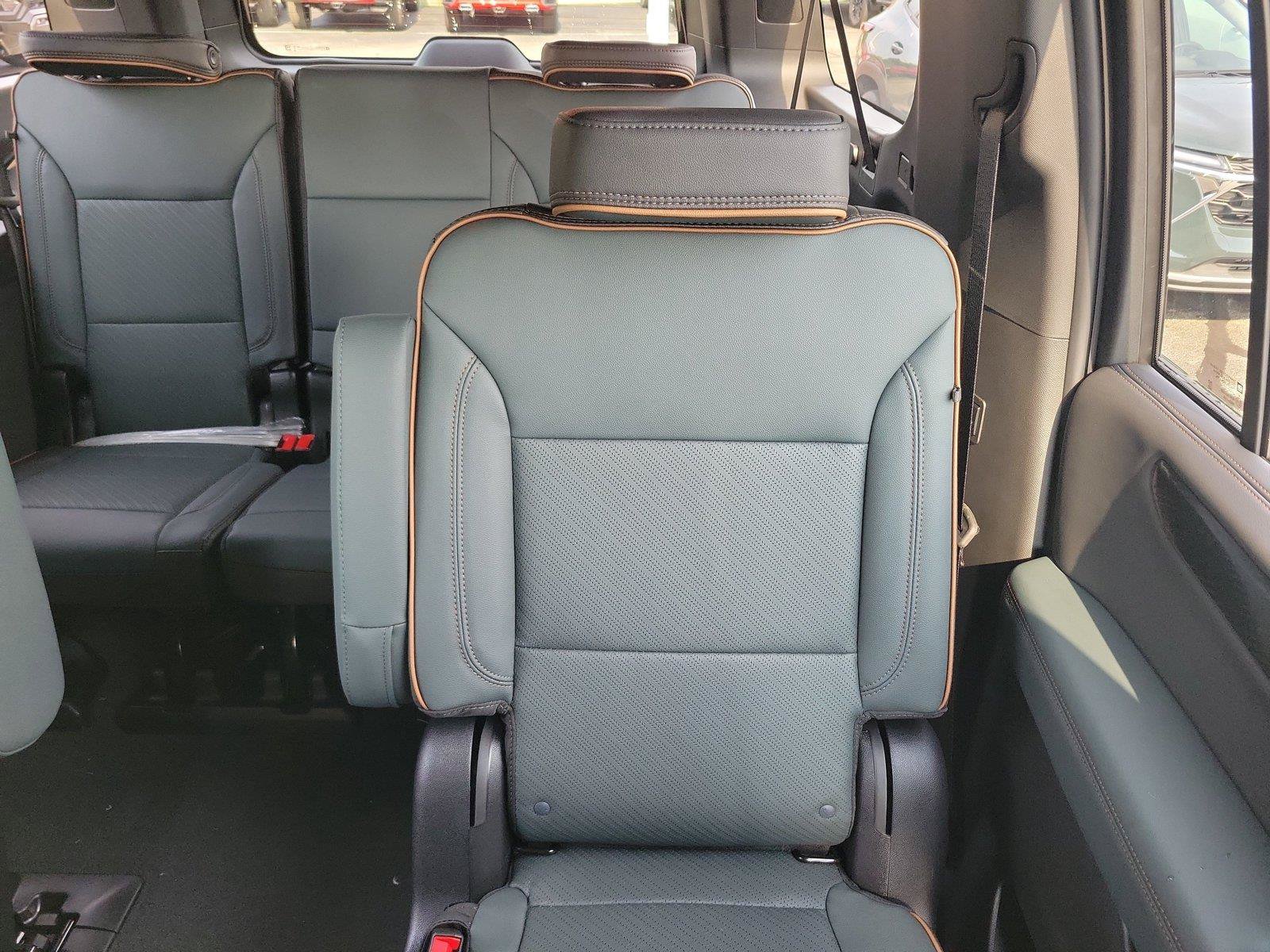 New 2026 GMC Yukon XL AT4 AWD/4WD image 14
