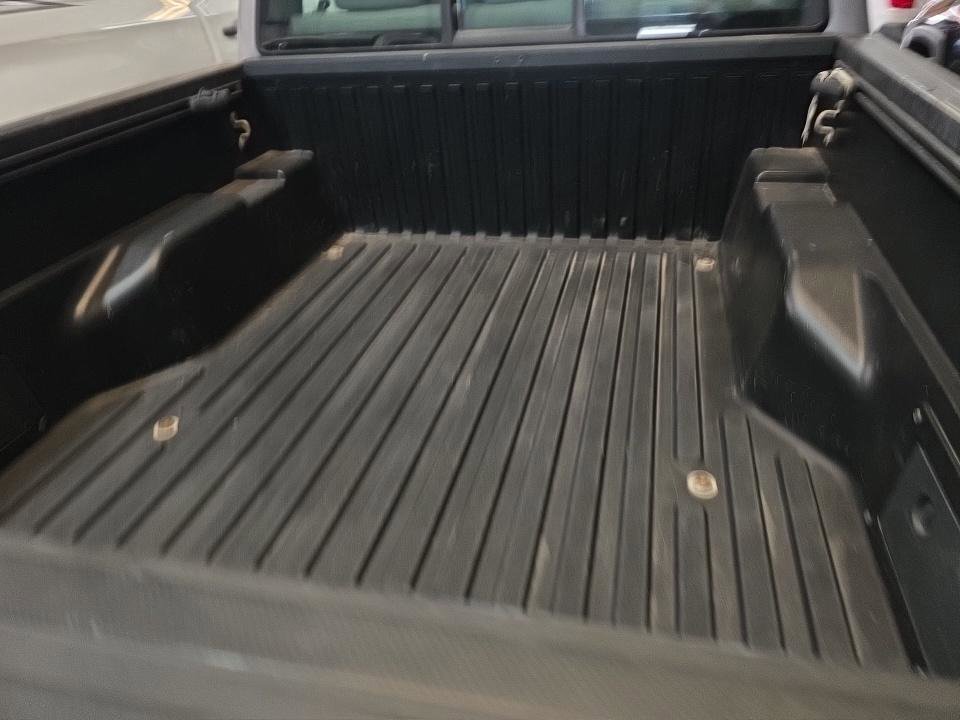 Used 2018 Toyota Tacoma SR w/ SR Convenience Package image 16