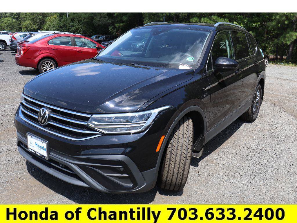 Used 2022 Volkswagen Tiguan SE image 3