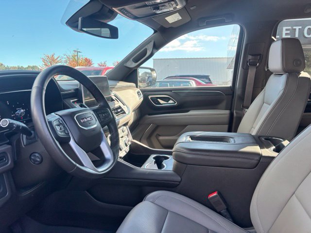 Used 2024 GMC Yukon XL SLT w/ SLT Luxury Package AWD/4WD image 9