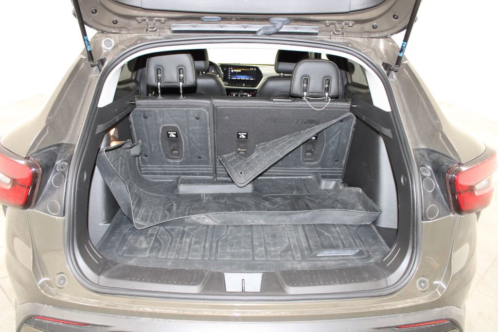 Used 2024 Chevrolet Trax ACTIV w/ Sunroof Package FWD image 13