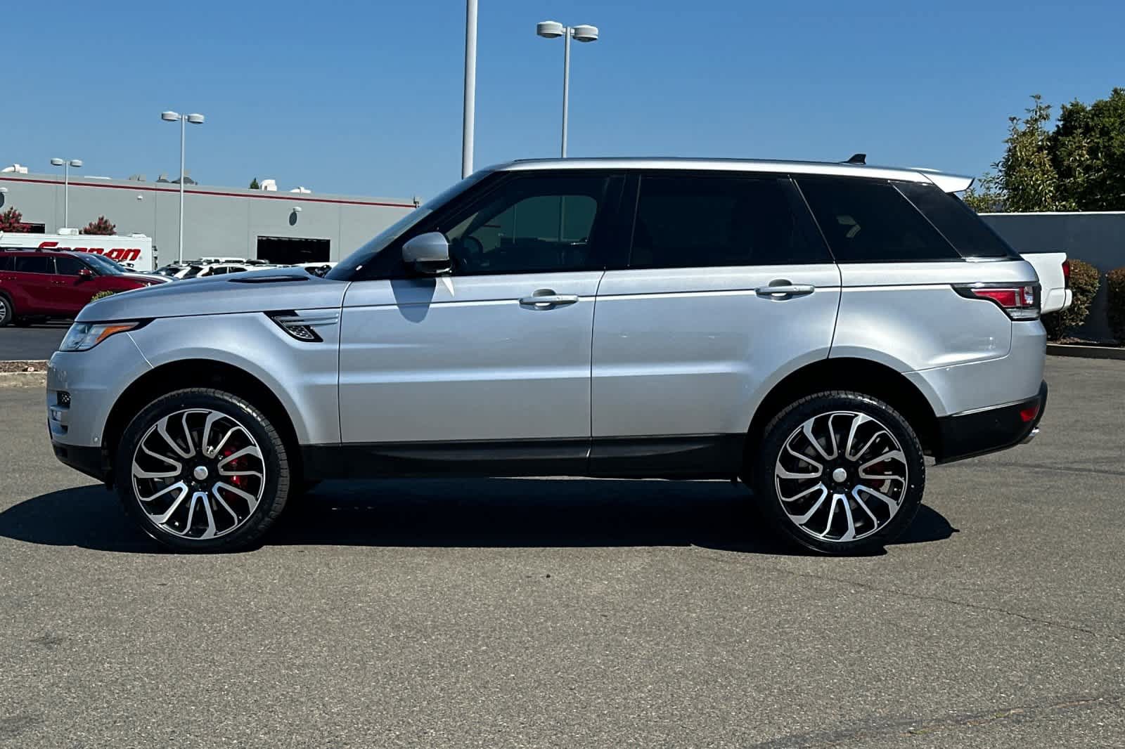 Used 2016 Land Rover Range Rover Sport Supercharged AWD/4WD image 9