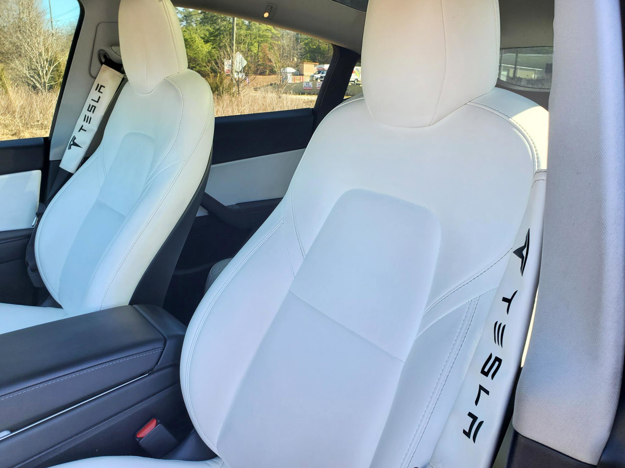 Used 2020 Tesla Model Y Long Range image 16