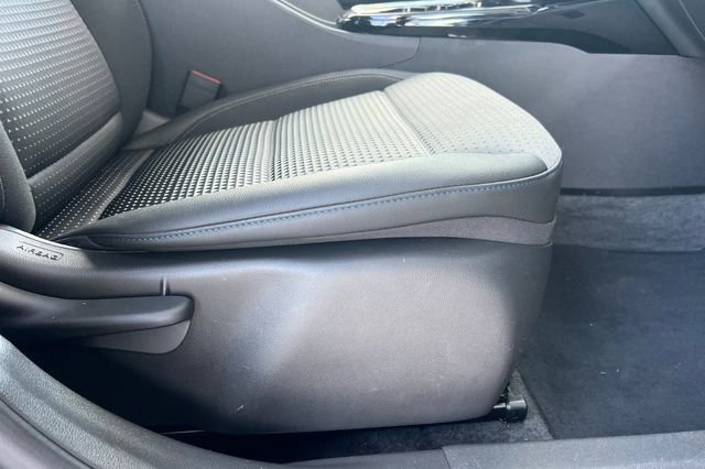 Used 2025 Chevrolet Trax LT w/ LT Convenience Package image 22