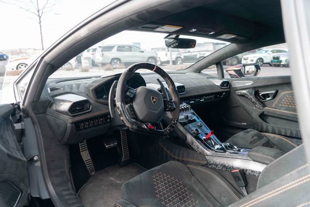 Used 2018 Lamborghini Huracan Performante image 28
