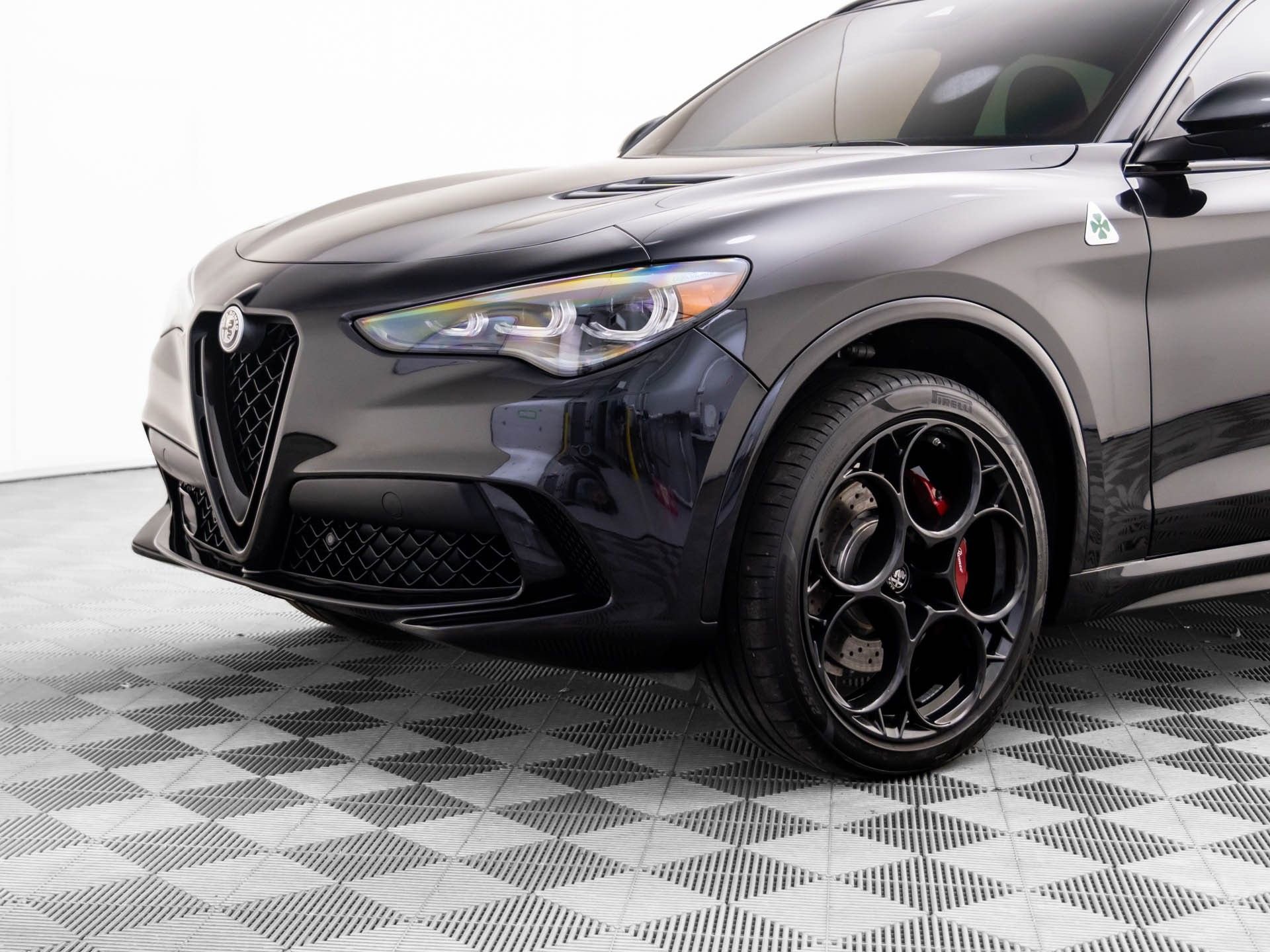 Used 2024 Alfa Romeo Stelvio Quadrifoglio w/ Active Assist Plus Package image 39