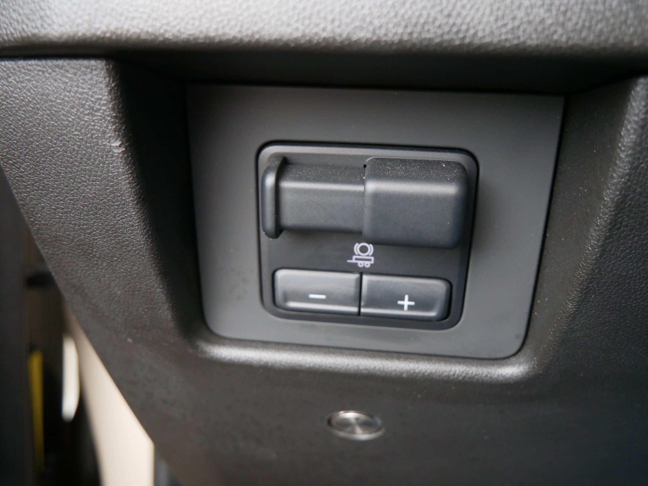 Used 2024 Chevrolet Colorado Z71 w/ Z71 Convenience Package 2 image 26