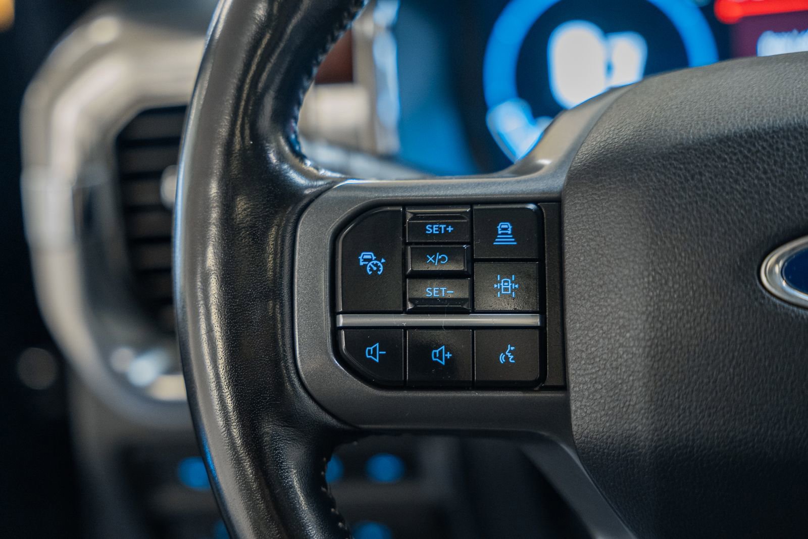 Certified 2021 Ford F150 Lariat w/ Equipment Group 502A High image 38