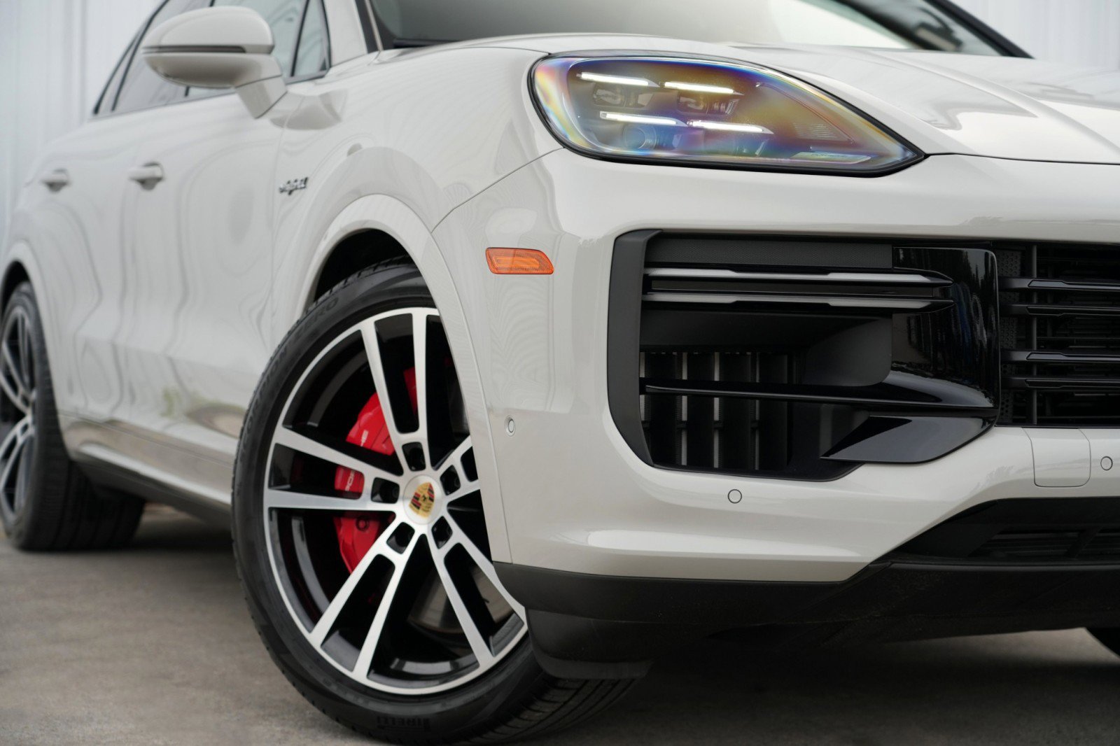 Used 2024 Porsche Cayenne Turbo AWD/4WD image 74