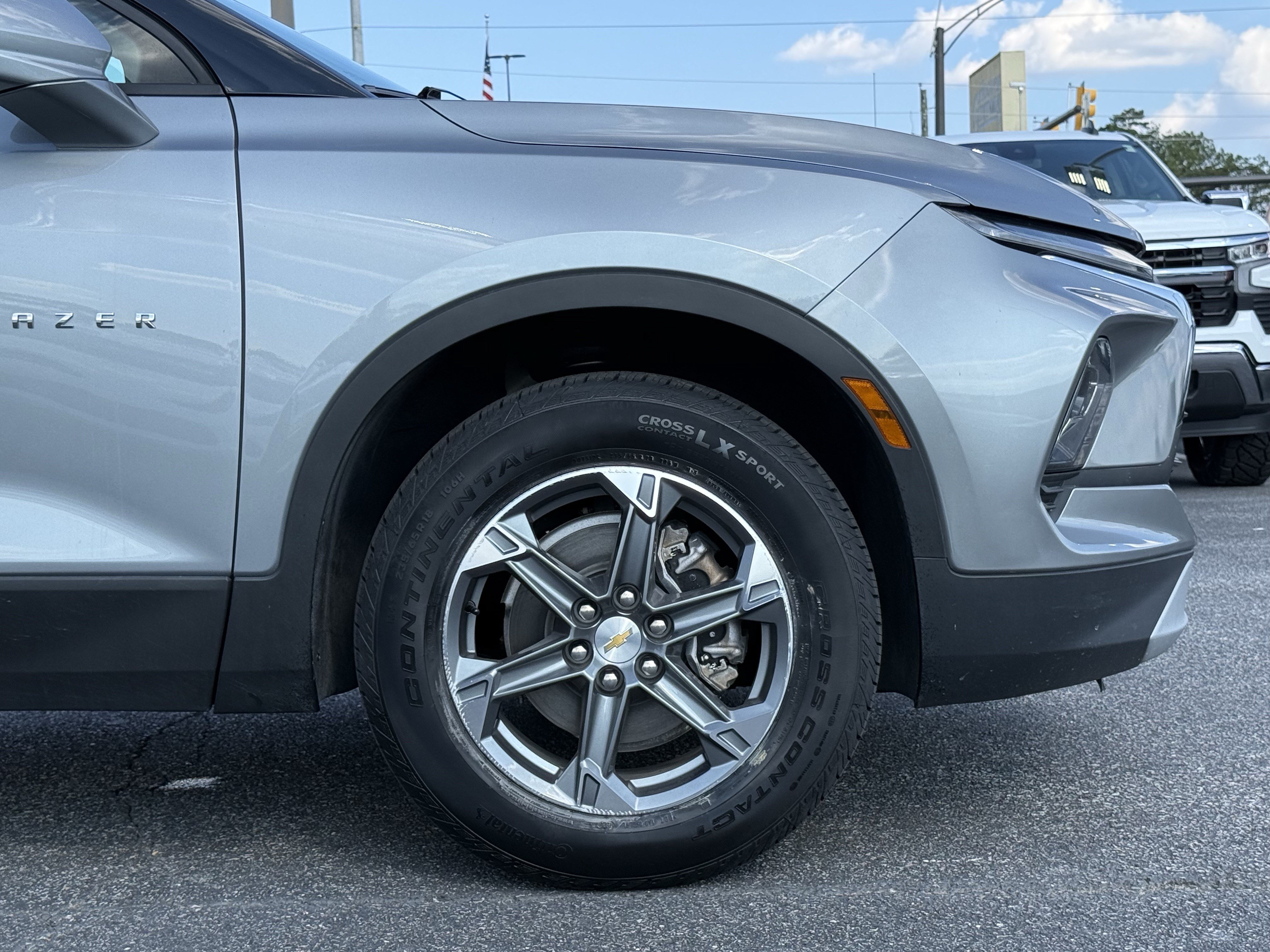Used 2025 Chevrolet Blazer LT FWD image 13
