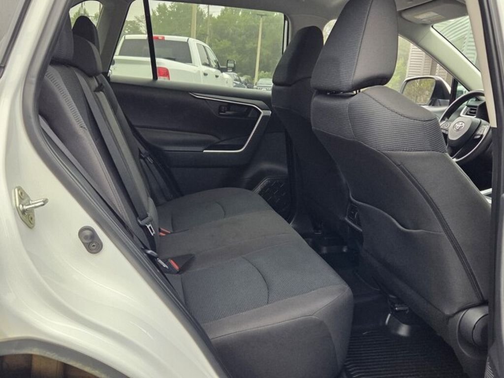 Used 2024 Toyota RAV4 LE FWD image 18