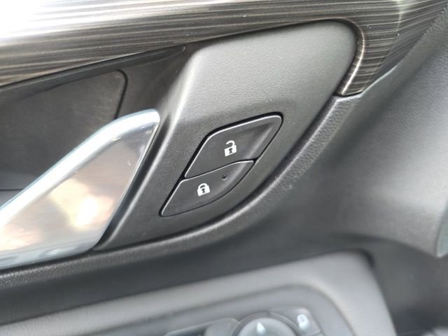 Certified 2022 GMC Terrain SLE w/ Driver Convenience Package image 13