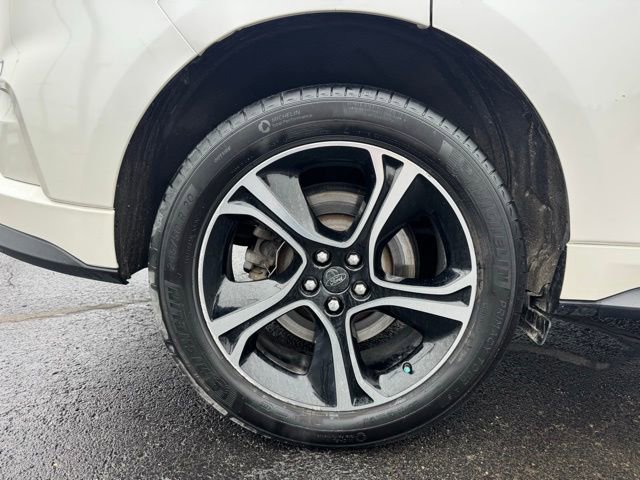 Used 2019 Ford Edge ST w/ Convenience Package image 16