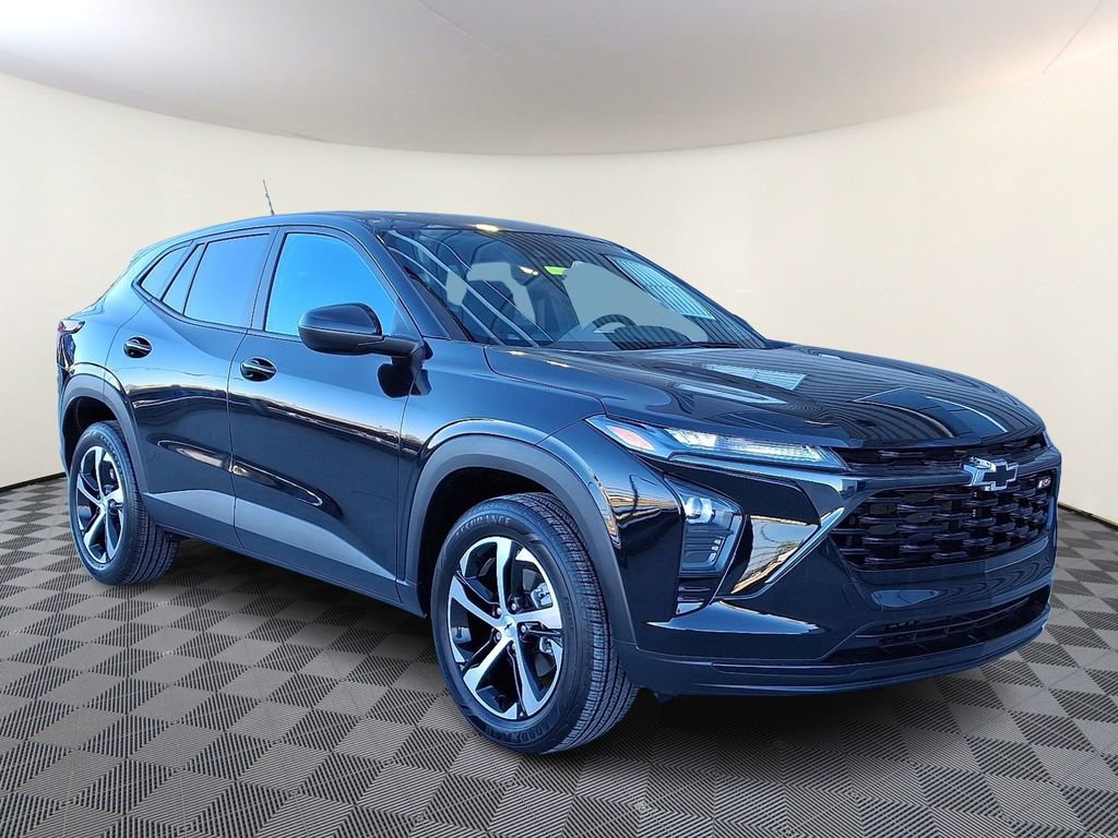 Used 2024 Chevrolet Trax RS w/ Sunroof Package FWD image 1