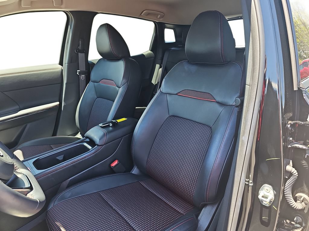 Used 2025 Nissan Kicks SR FWD image 15