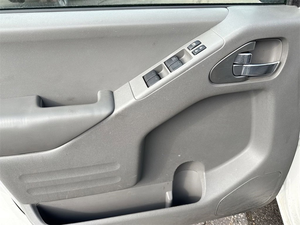 Used 2017 Nissan Frontier SV w/ SV Value Truck Package image 10