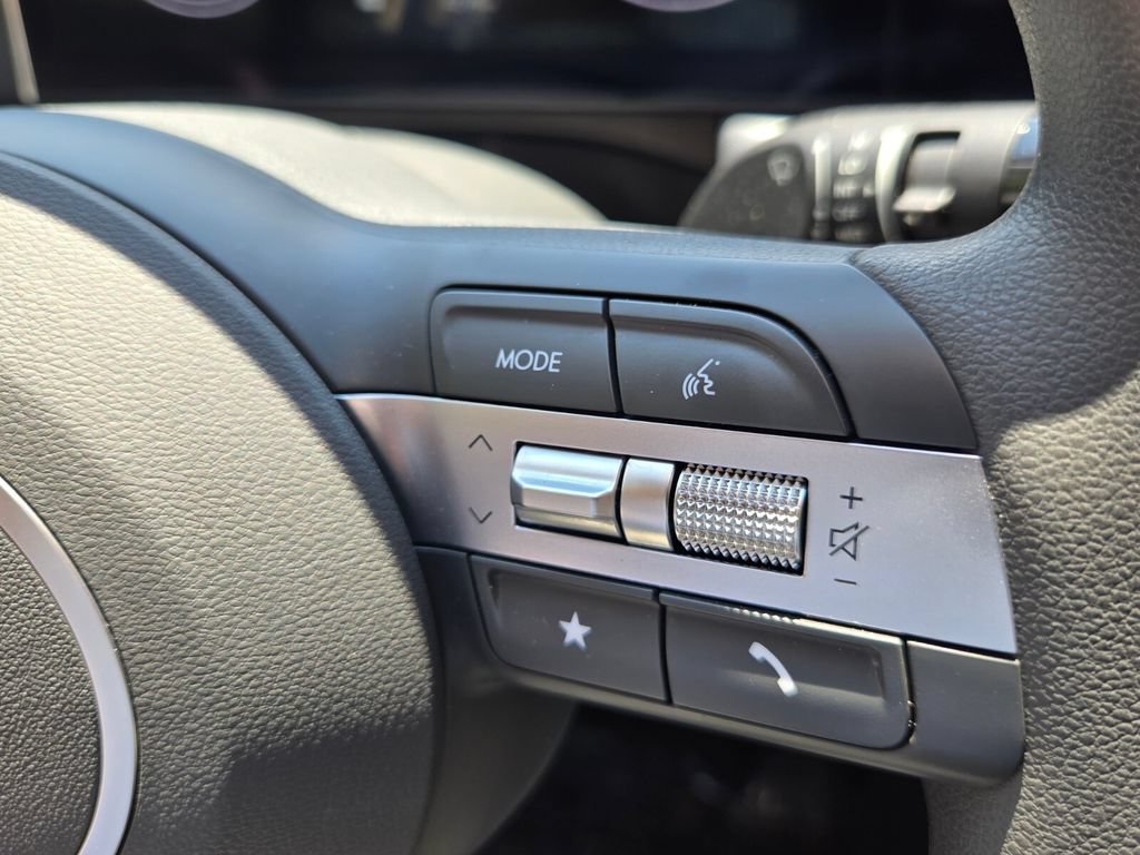 Used 2025 Hyundai Sonata SE FWD image 24
