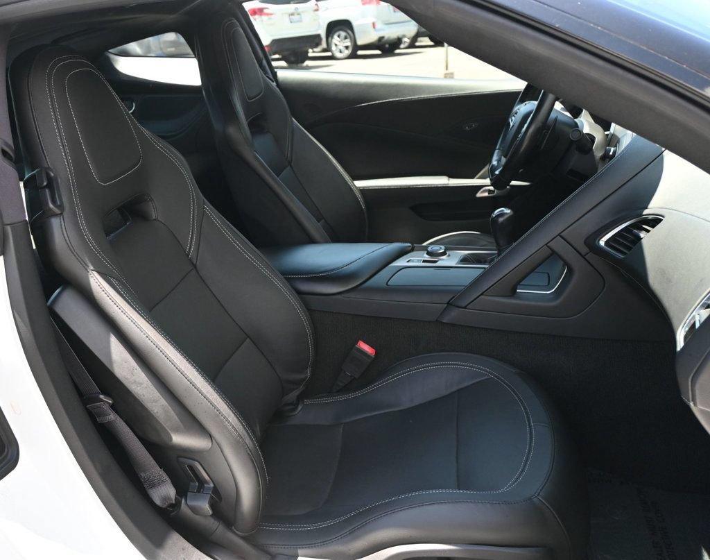 Used 2016 Chevrolet Corvette Stingray Coupe RWD image 18