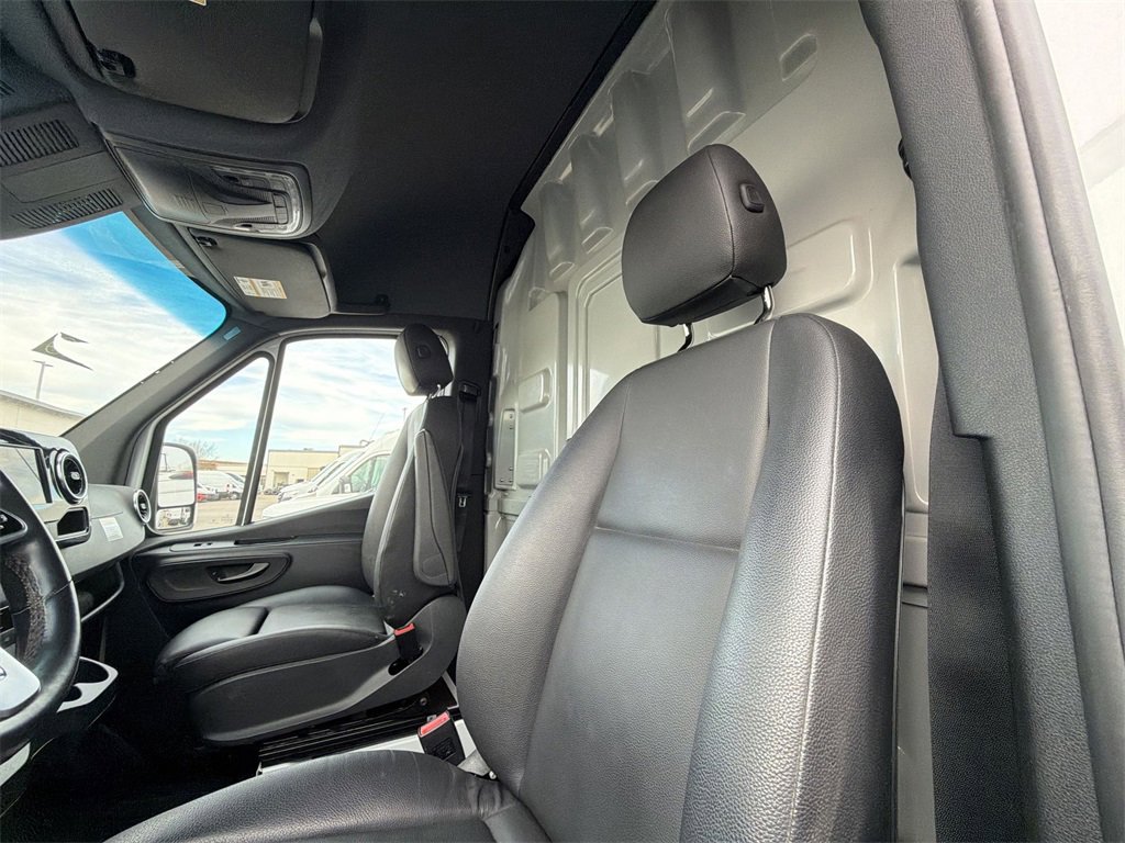 Used 2024 Mercedes-Benz Sprinter 2500 image 7
