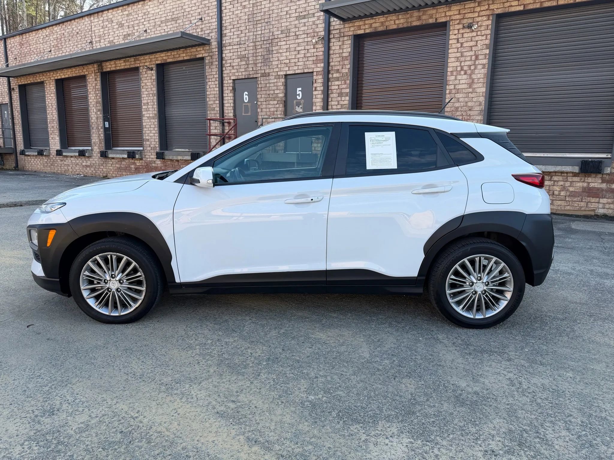 Used 2021 Hyundai Kona SEL image 2