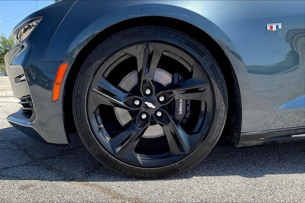 Used 2019 Chevrolet Camaro SS RWD image 27