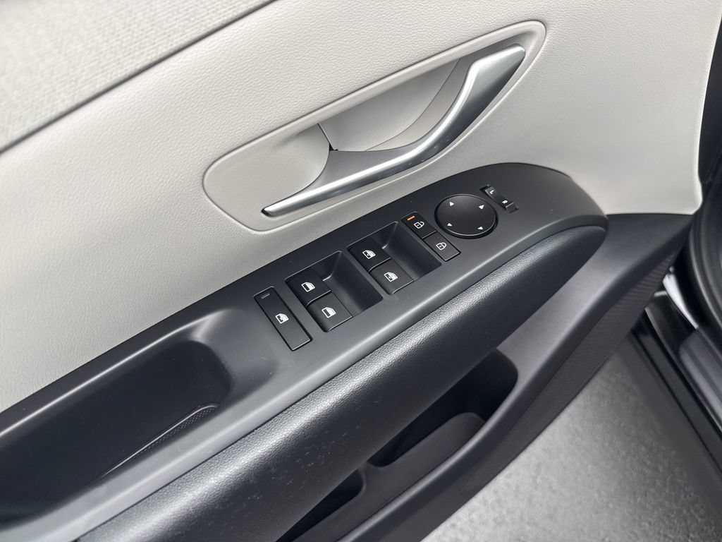 Certified 2025 Hyundai Tucson SEL AWD/4WD image 10