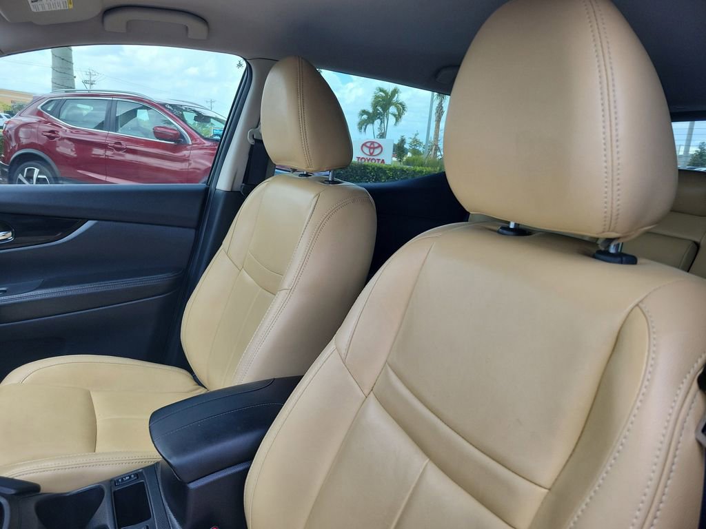 Certified 2022 Nissan Rogue Sport SV image 20