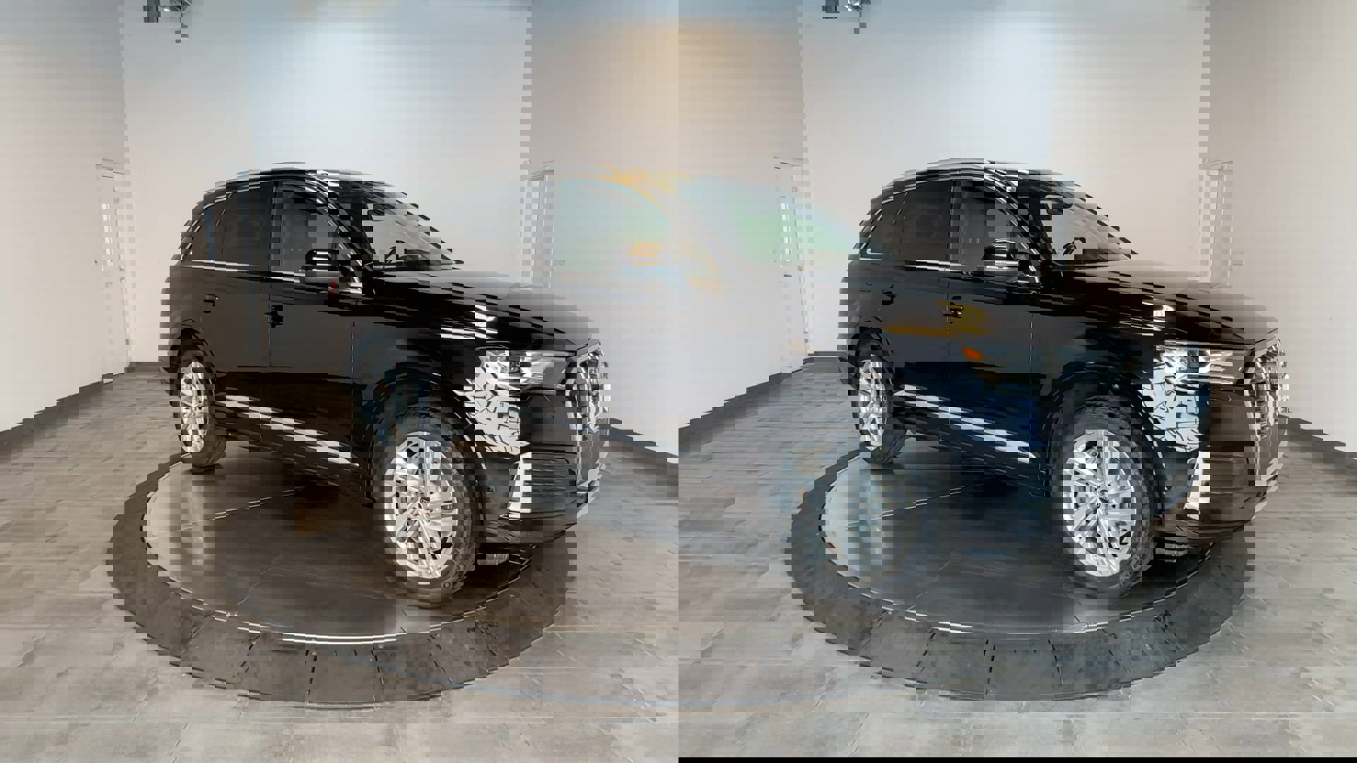 Used 2021 Audi Q7 2.0T Premium Plus w/ Executive Package image 2