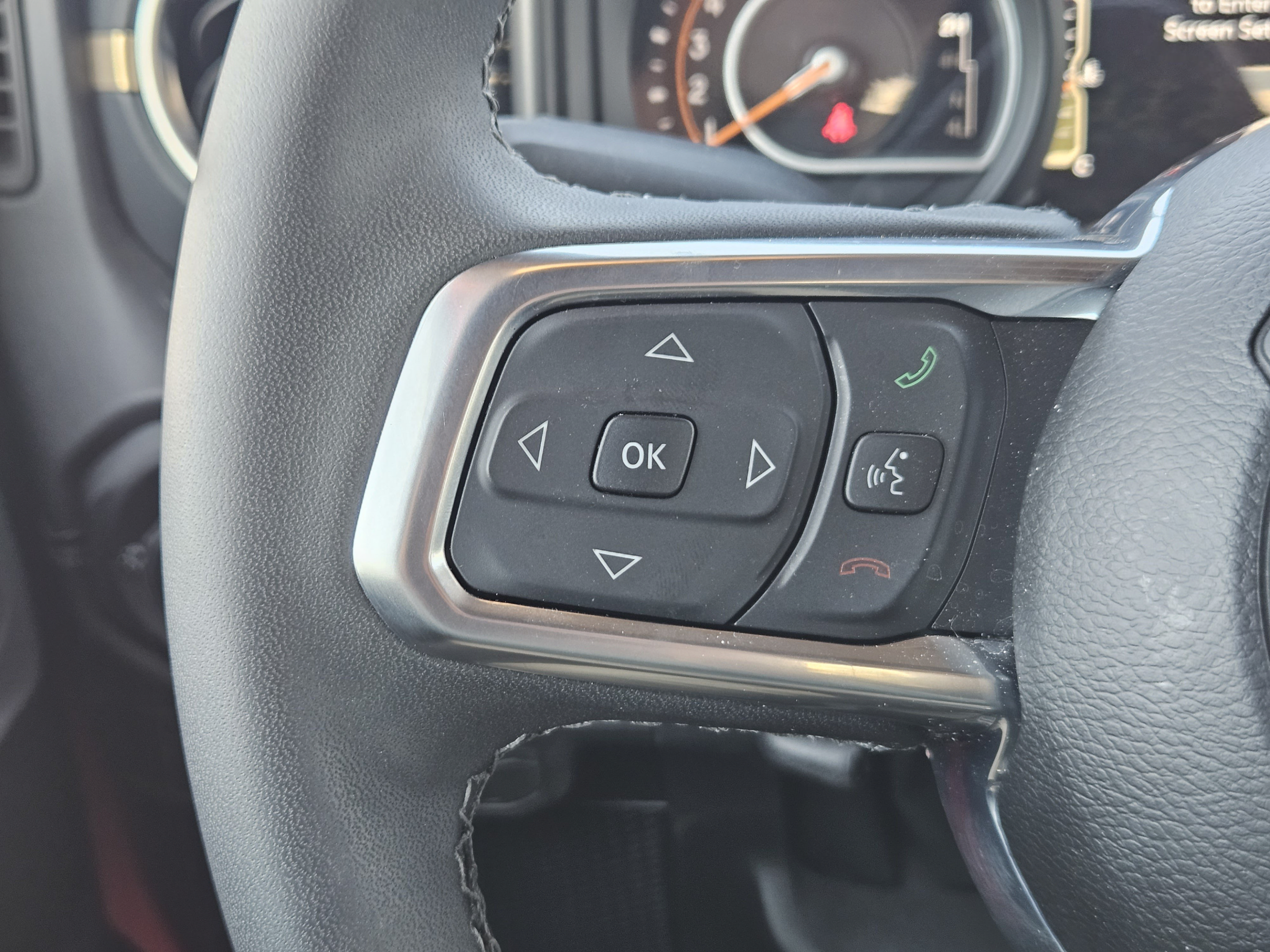 Used 2025 Jeep Wrangler Unlimited Sahara AWD/4WD image 19