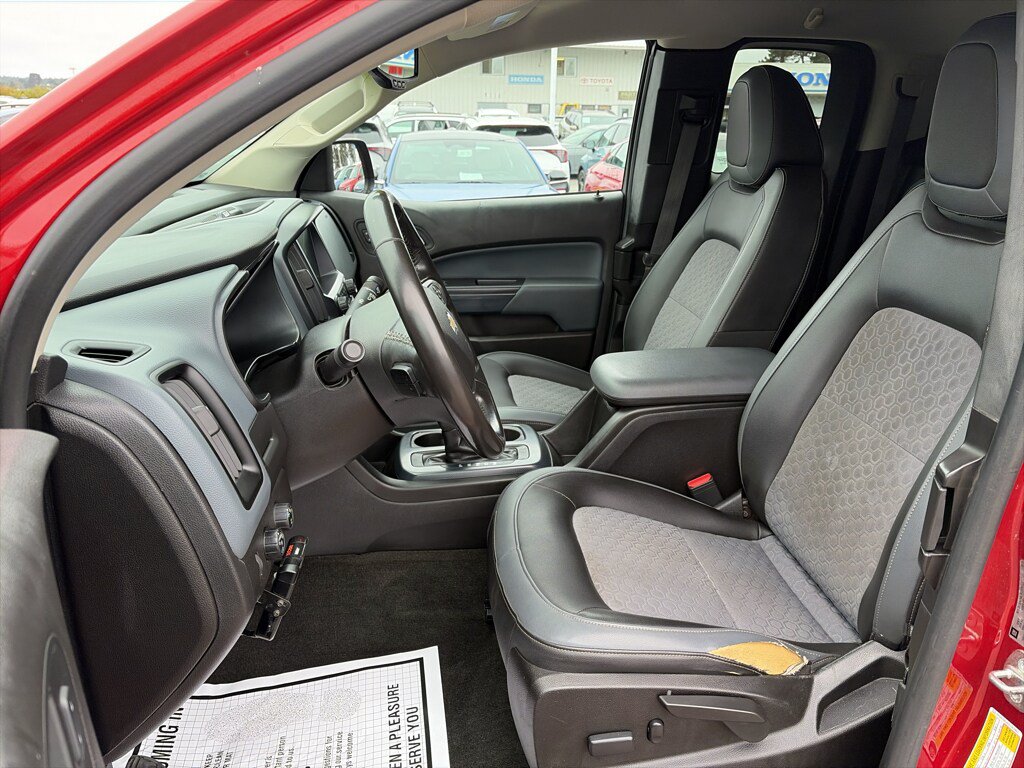 Used 2016 Chevrolet Colorado Z71 AWD/4WD image 11