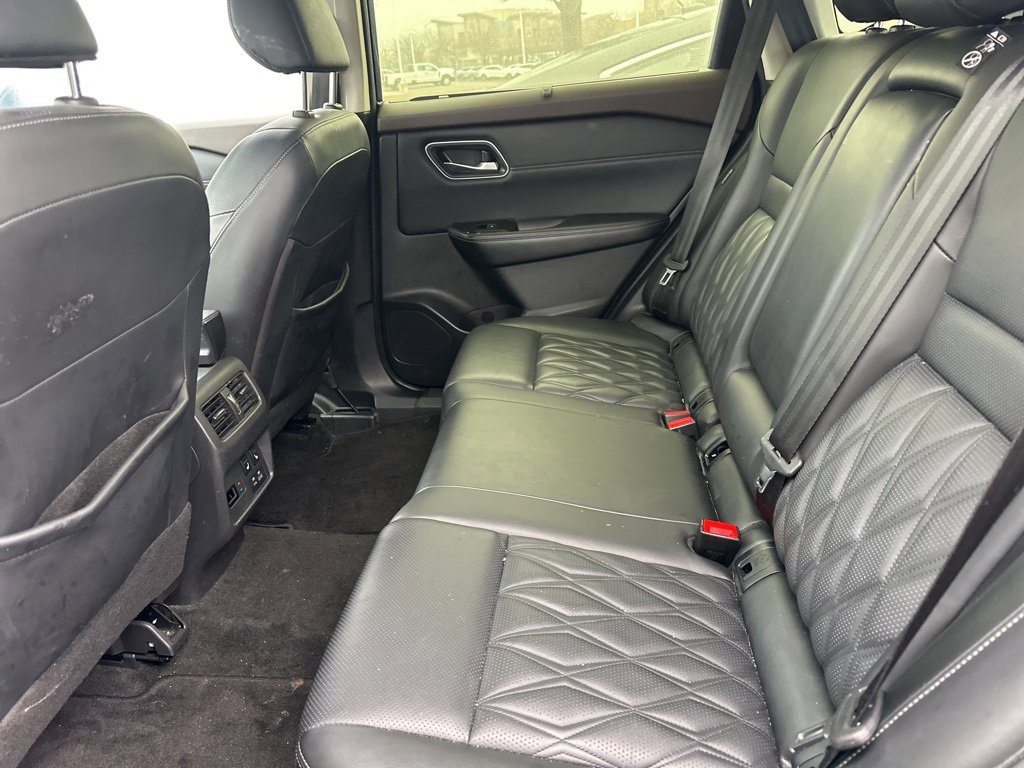 Used 2023 Nissan Rogue Platinum w/ Platinum Premium Package image 8
