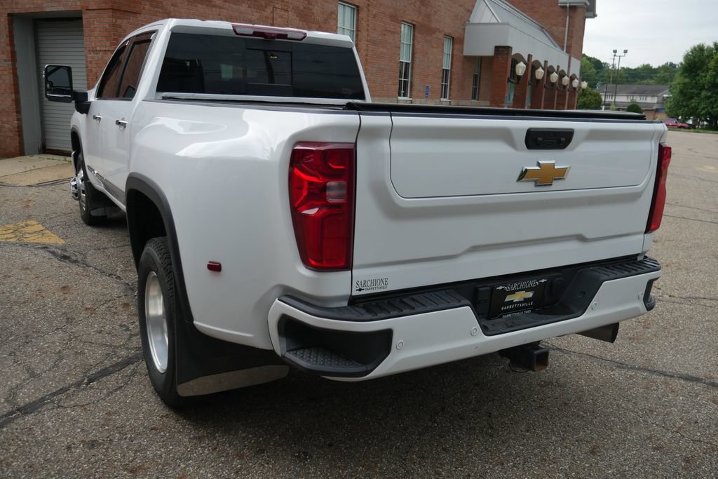 Used 2025 Chevrolet Silverado 3500 High Country w/ Technology Package AWD/4WD image 6