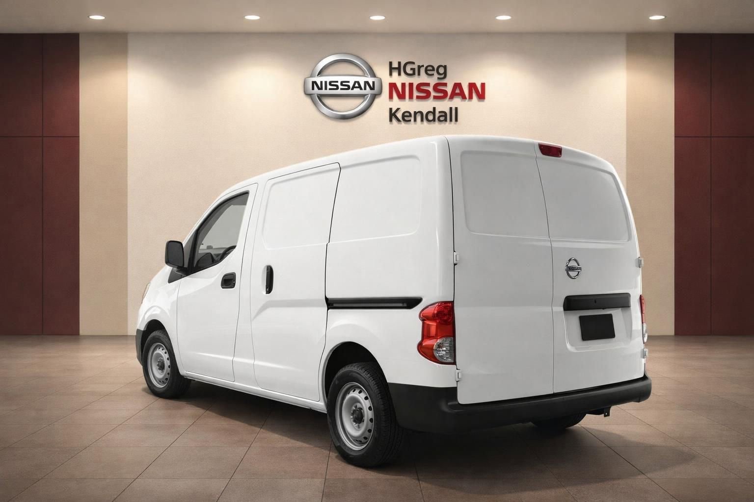 Used 2018 Nissan NV200 S FWD image 2