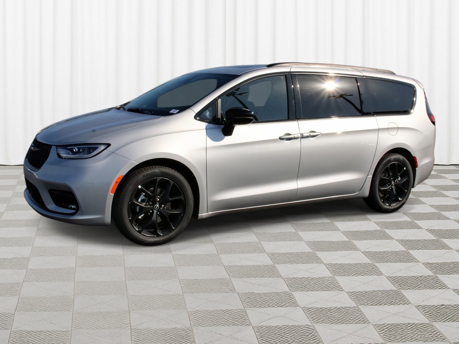 New 2026 Chrysler Pacifica Limited w/ S Appearance Package image 39