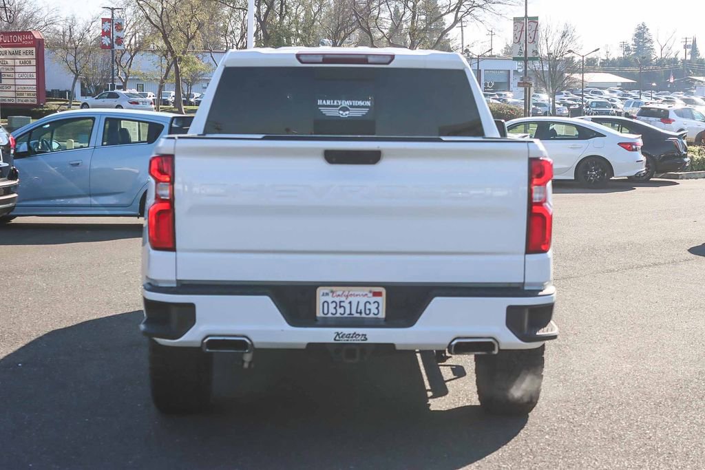 Used 2021 Chevrolet Silverado 1500 LT Trail Boss w/ Convenience Package II image 3