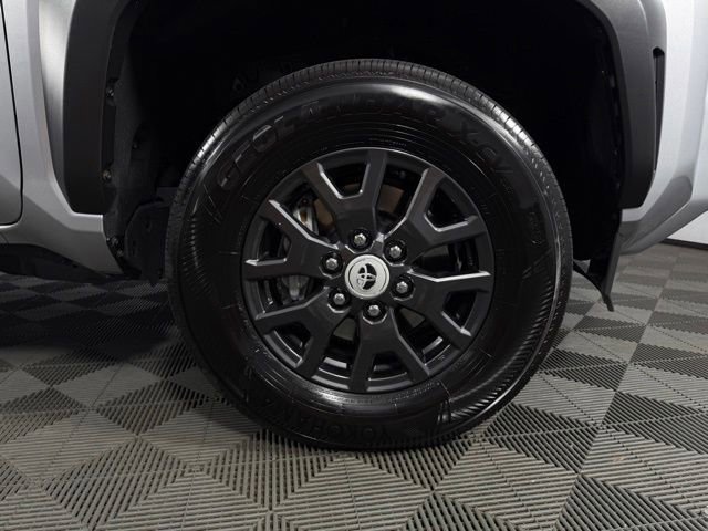 Used 2025 Toyota 4Runner SR5 AWD/4WD image 11