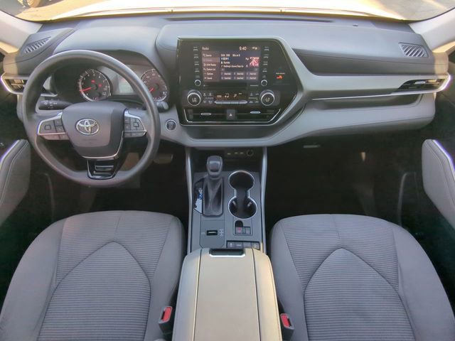Used 2021 Toyota Highlander L image 18
