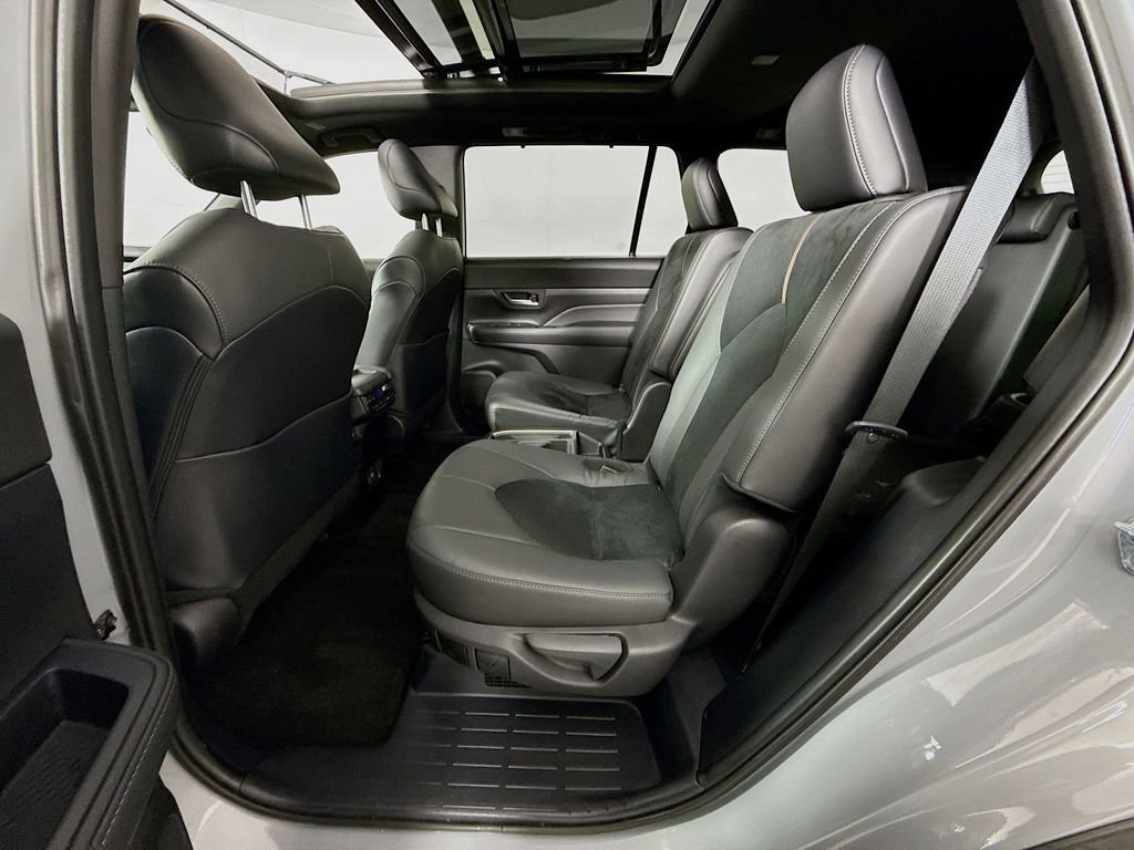 Used 2025 Toyota Grand Highlander MAX Platinum image 23