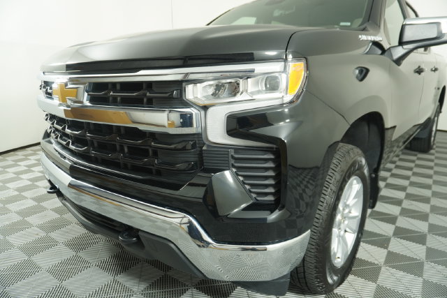 Used 2025 Chevrolet Silverado 1500 LT AWD/4WD image 11