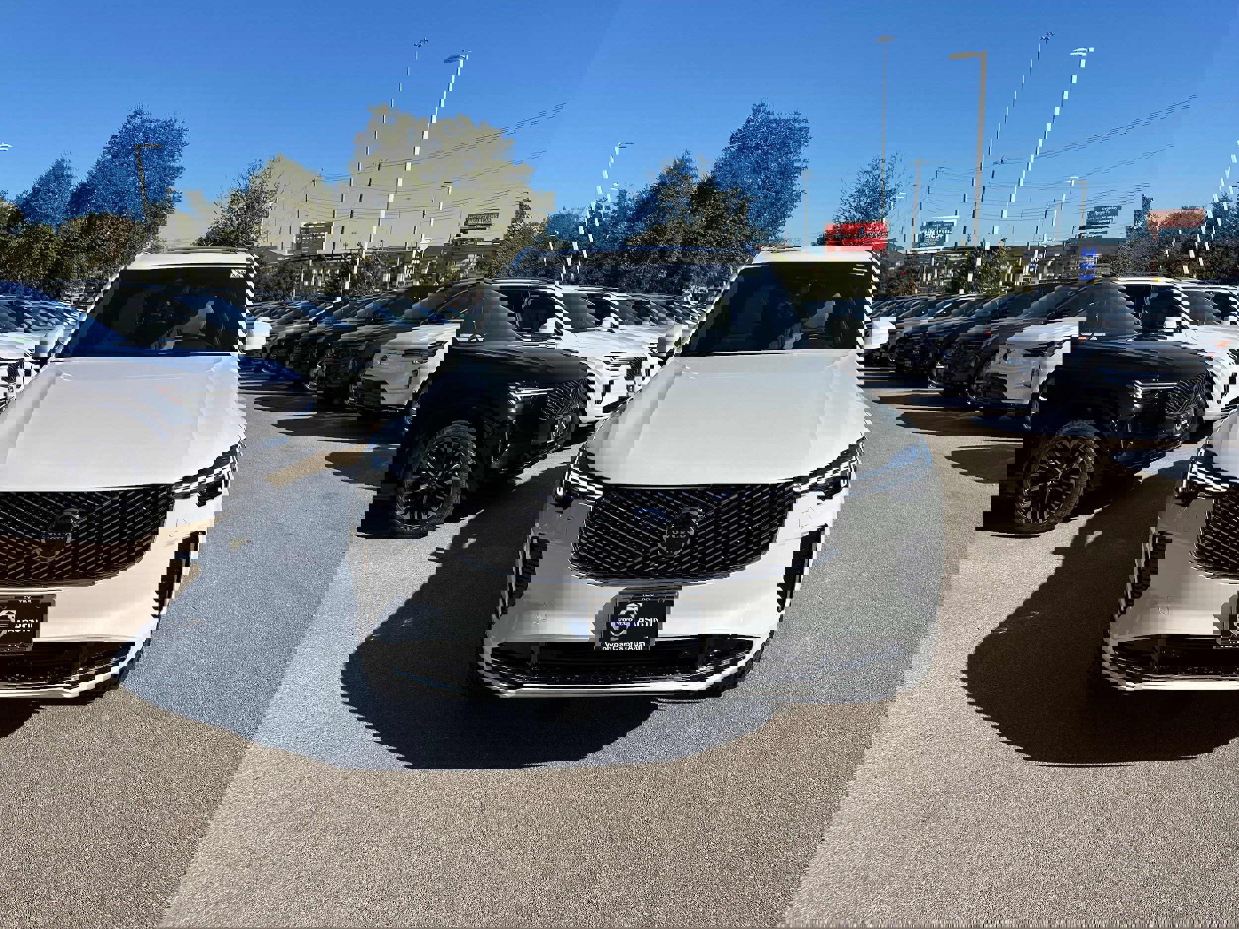 New 2026 Volvo XC90 B6 Plus w/ Protection Package Premier image 6