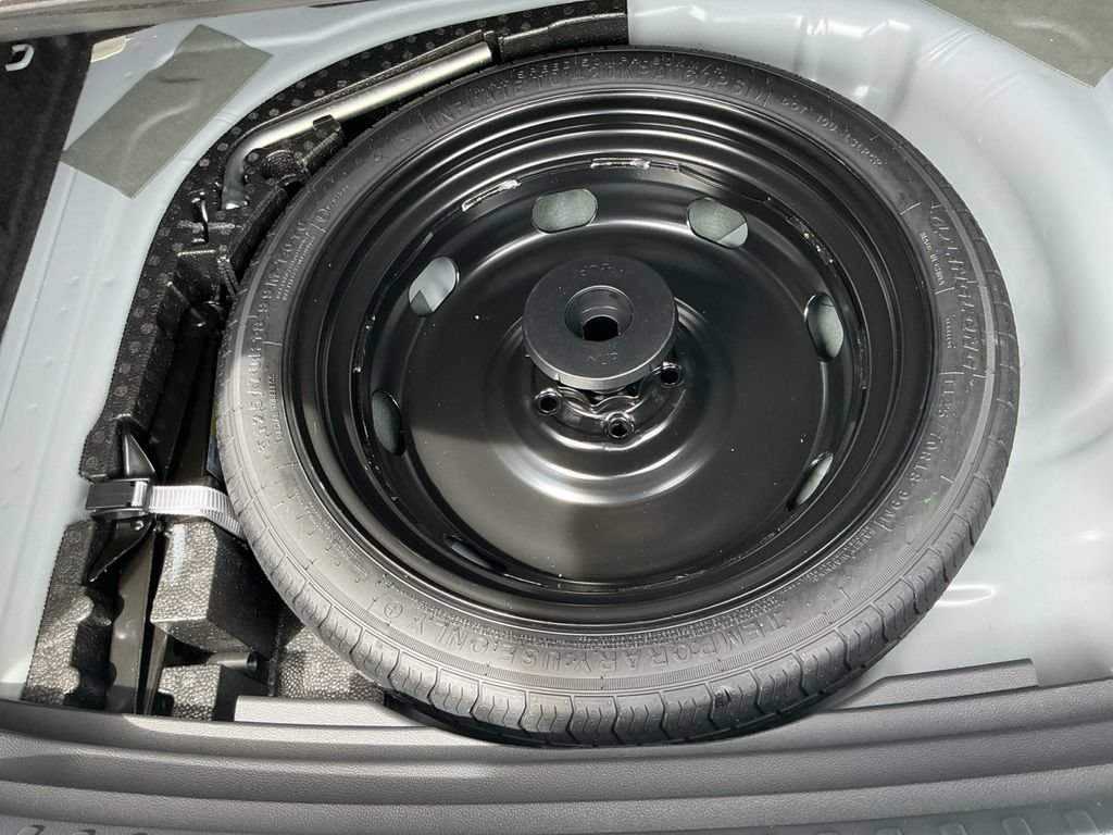 New 2026 Volkswagen Taos SE FWD image 18