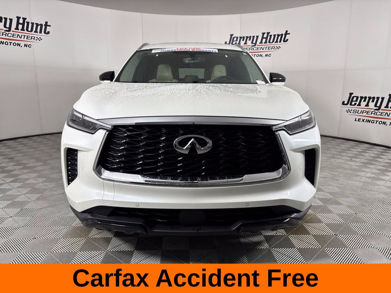 Used 2023 INFINITI QX60 Luxe w/ Cargo Package AWD/4WD image 3