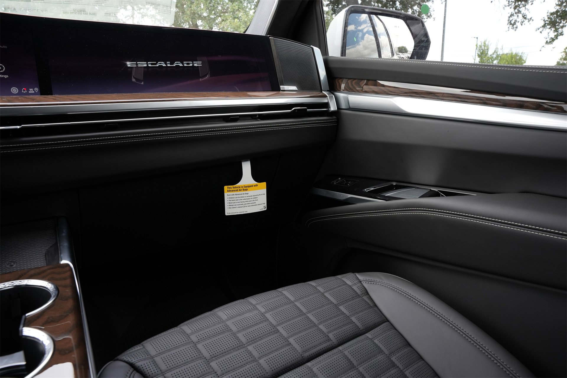 New 2025 Cadillac Escalade Sport Platinum w/ LPO, ONYX Package image 8