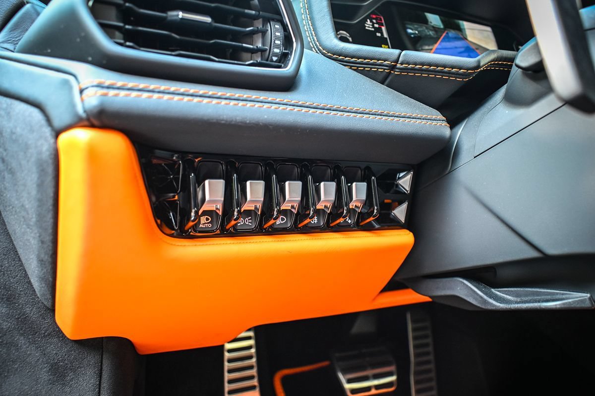 Used 2024 Lamborghini Huracan Tecnica RWD image 31