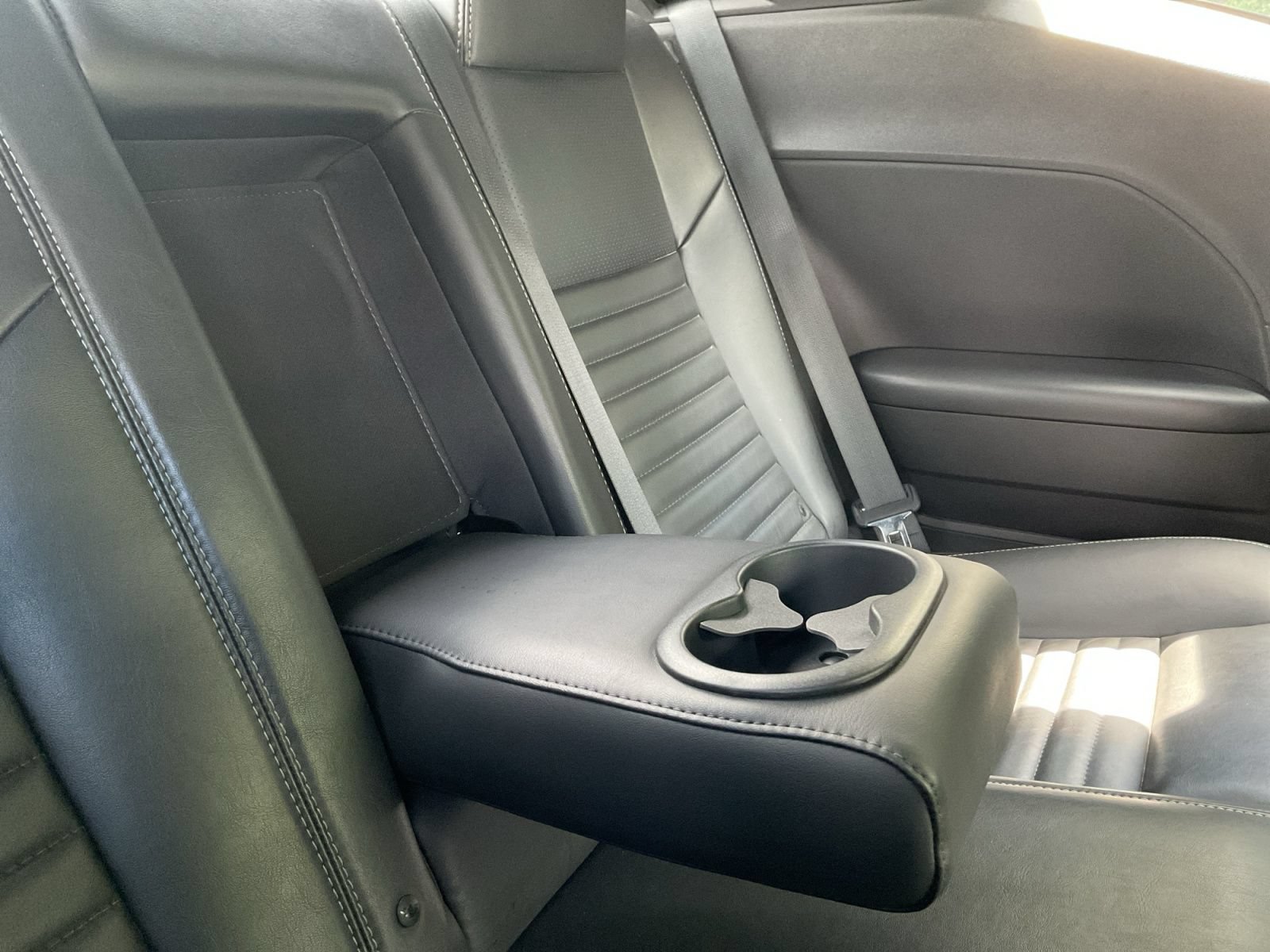 Used 2014 Dodge Challenger R/T Plus RWD image 19