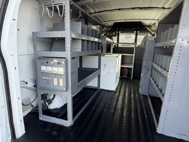 Used 2008 Chevrolet Express 3500 RWD image 12