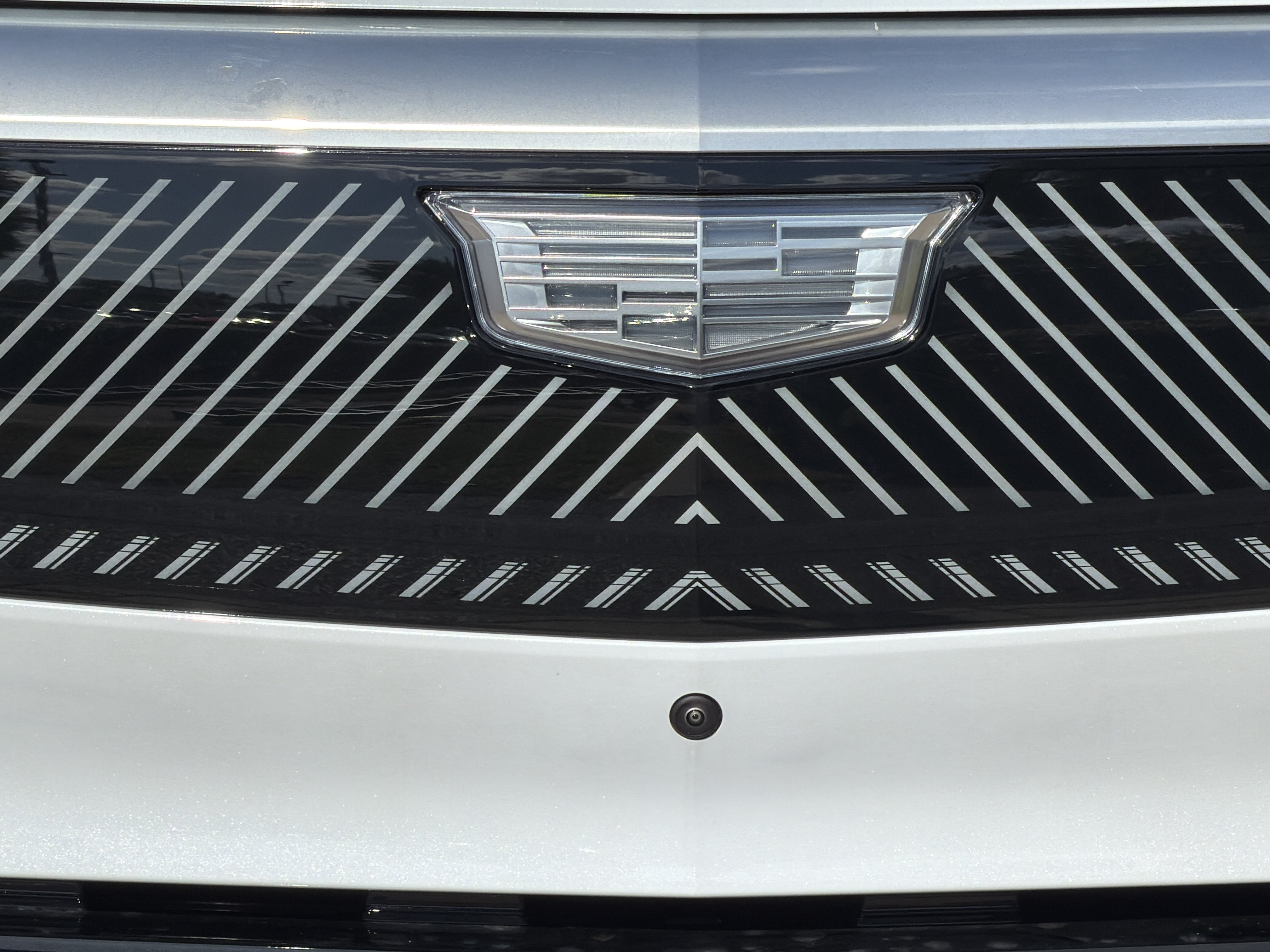 New 2027 Cadillac Optiq Premium Luxury w/ LPO, Floor Liner Package AWD/4WD image 15