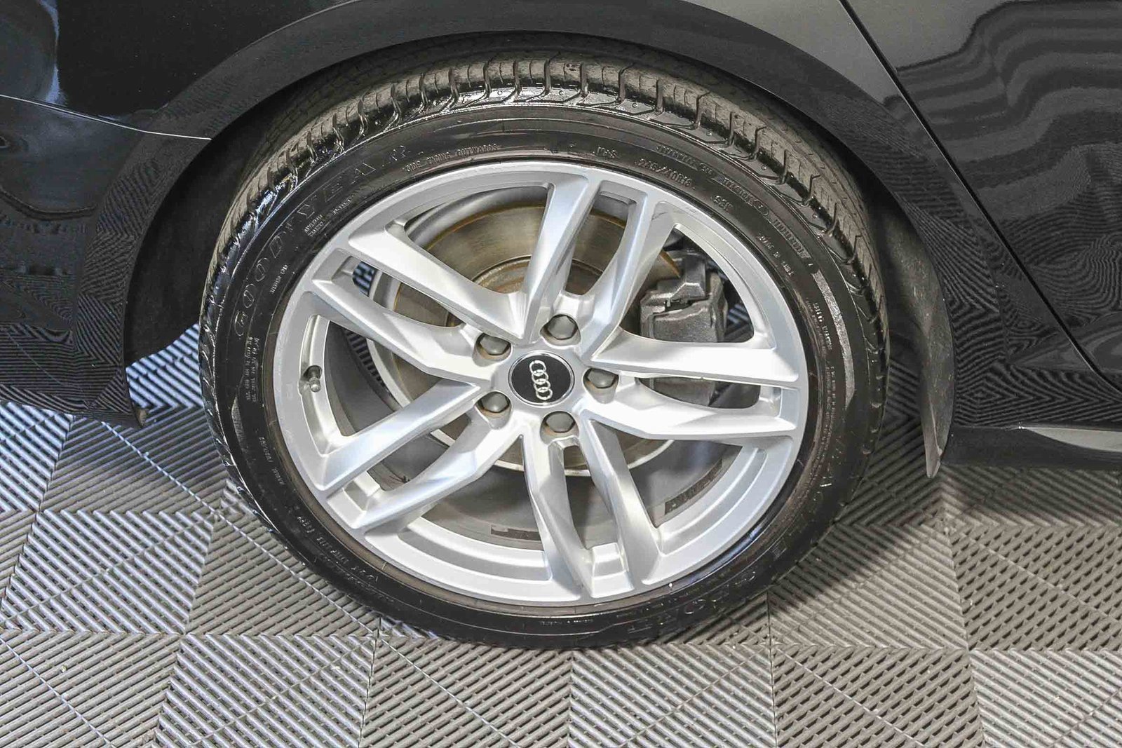 Used 2017 Audi A4 2.0T Ultra Premium w/ Convenience Package image 11