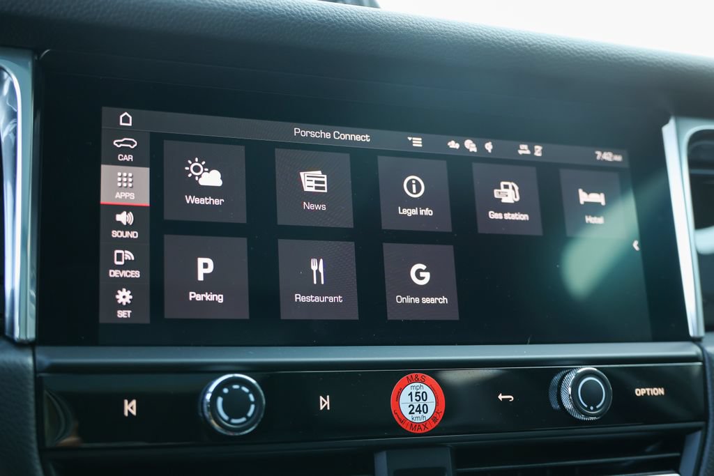 Certified 2026 Porsche Macan Turbo AWD/4WD image 23
