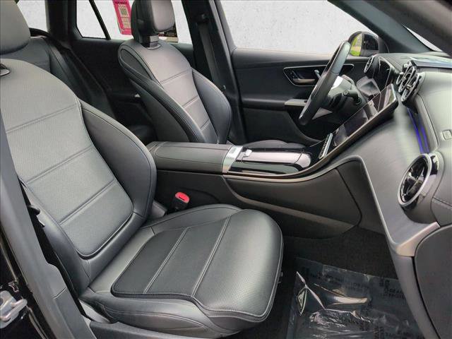 Used 2024 Mercedes-Benz GLC 300 4MATIC image 23